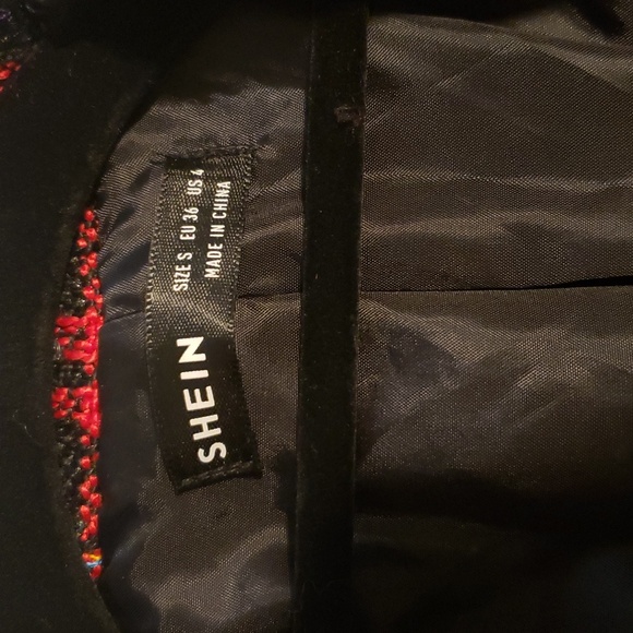 Brand New Red Plaid Blazer Size Small with Gold Crest buttons - Picture 6 of 6